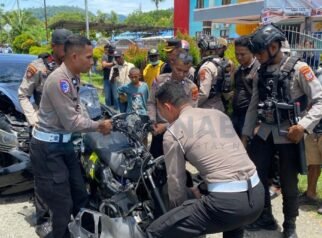 KRONOLOGI: Ibu Bhayangkari Tertabrak Sedan di Depan RSUD Nabire, Alami Benturan Kepala dan Punggung