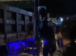 Dua Truk Tabrakan di Jalan Poros Samabusa Nabire, Sopir Sempat Terjepit