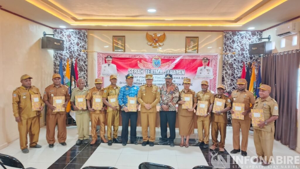 Pejabat OPD dan 10 Kepala Distrik di Nabire Disertijabkan, Ini Pesan Wabup