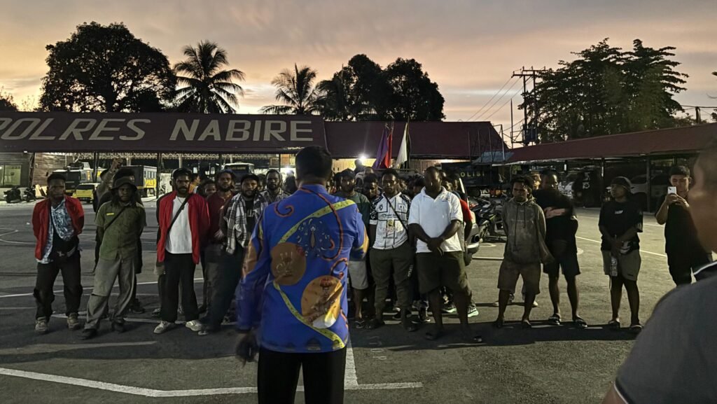 Polres Nabire Amankan dan Arahkan Massa KMPP, Penyampaian Aspirasi Diimbau Tertib