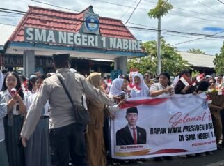Wapres Gibran Tak Singgah di SMAN 1 Nabire, Siswa Sempat Menunggu dan Sambut di Pinggir Jalan