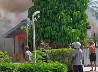 Kebakaran di Kalisemen Nabire Barat, Satu Rumah Hangus Diduga Akibat Korsleting Listrik