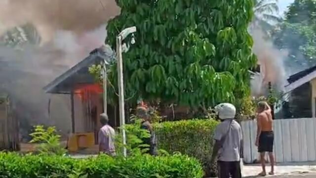Kebakaran di Kalisemen Nabire Barat, Satu Rumah Hangus Diduga Akibat Korsleting Listrik