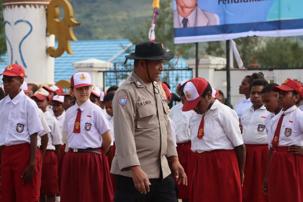 Upacara Hardiknas di Paniai Berlangsung Khidmat, Polres Pastikan Keamanan Tetap Kondusif