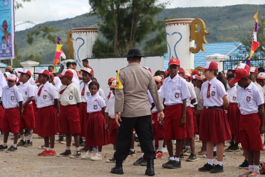 Upacara Hardiknas di Paniai Berlangsung Khidmat, Polres Pastikan Keamanan Tetap Kondusif