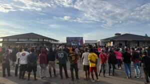 Persipura Berjuang ke Liga 1, Ratusan Warga Nabire Padati Nobar di Kantor Gubernur Papua Tengah