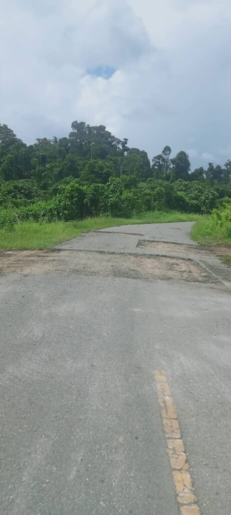Warga di Nabire Barat Minta Pemda Pasang Papan Peringatan di Jalur Perbaikan Jalan