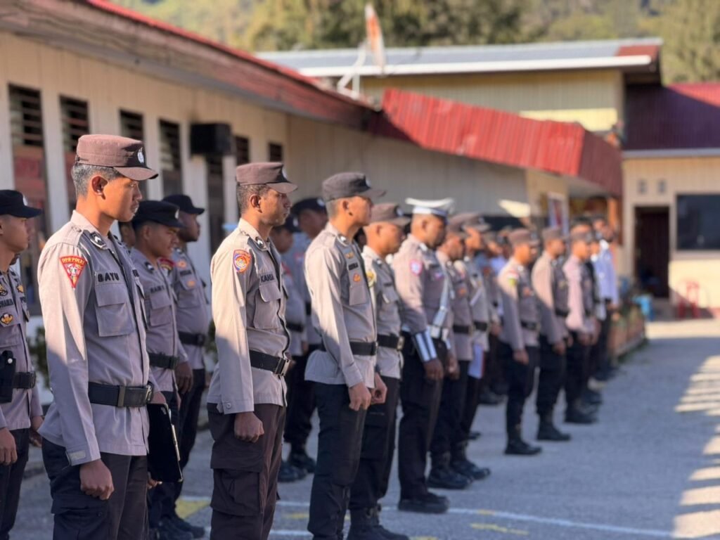 Wakapolres Paniai Tekankan Disiplin dan Semangat Personel Jelang Hari Bhayangkara ke-80