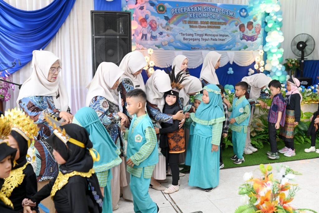 98 Siswa TK Nurul Iman Girimulyo Nabire Lulus 100 Persen, Pelepasan Penuh Haru dan Kebanggaan