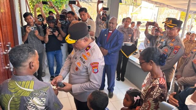 Jelang HUT Bhayangkara ke-80, Polres Nabire Bedah Rumah Warga hingga Jadi Hunian Layak