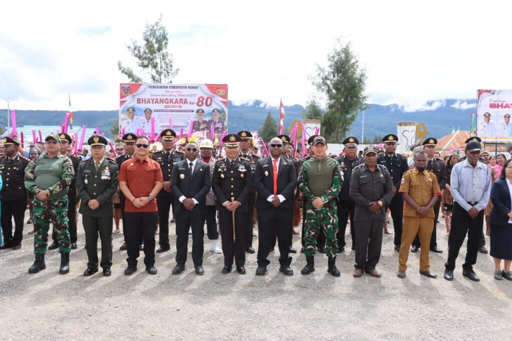 Sinergi Tanpa Batas di Hari Bhayangkara Ke-80, Pemkab dan Polres Paniai Tegaskan Komitmen Pelayanan Humanis kepada Masyarakat