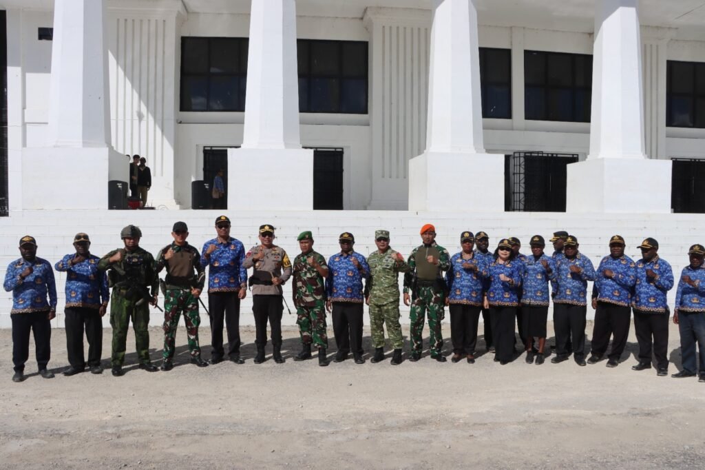 Kapolres Paniai Pimpin Apel Gabungan ASN, TNI, dan Polri, Tekankan Transparansi Pengelolaan Dana Desa