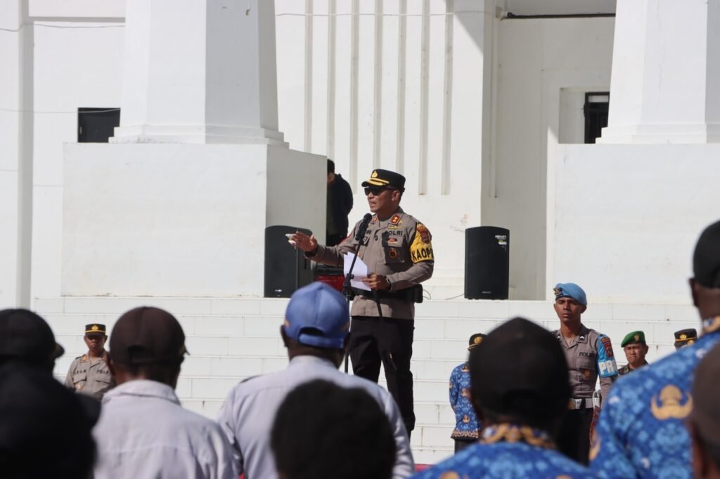 Kapolres Paniai Pimpin Apel Gabungan ASN, TNI, dan Polri, Tekankan Transparansi Pengelolaan Dana Desa