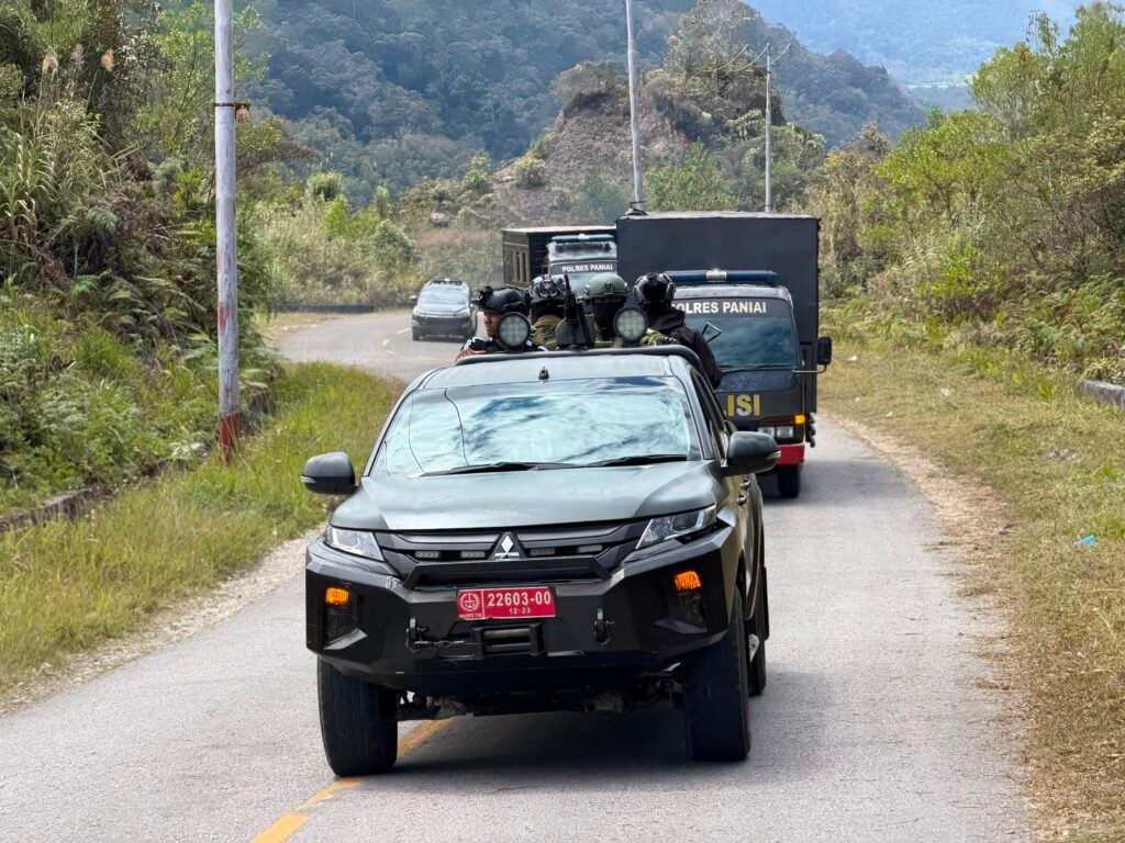 Polres Paniai dan TNI Gelar Patroli Skala Besar, Pastikan Kamtibmas Tetap Kondusif
