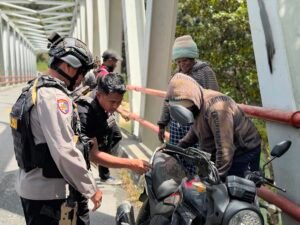Polres Paniai dan TNI Gelar Patroli Skala Besar, Pastikan Kamtibmas Tetap Kondusif