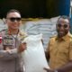 Bupati Paniai Serahkan 5 Ton Beras kepada Personel Polres, Bentuk Apresiasi Jaga Kamtibmas