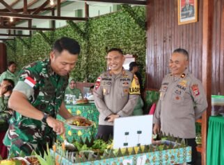 Pererat Sinergitas TNI-Polri, Kapolres Paniai Hadiri Syukuran Sertijab Danramil Obano dan HUT Dandim