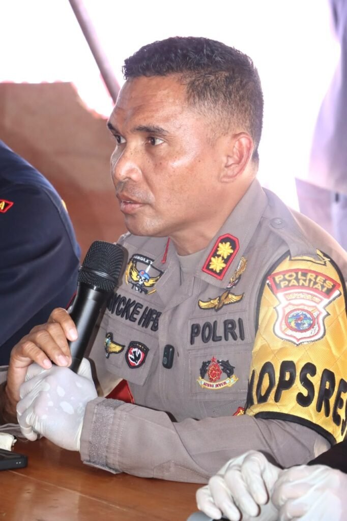 Polres Paniai Kerahkan 80 Personel, Dampingi Ratusan Warga Terdampak