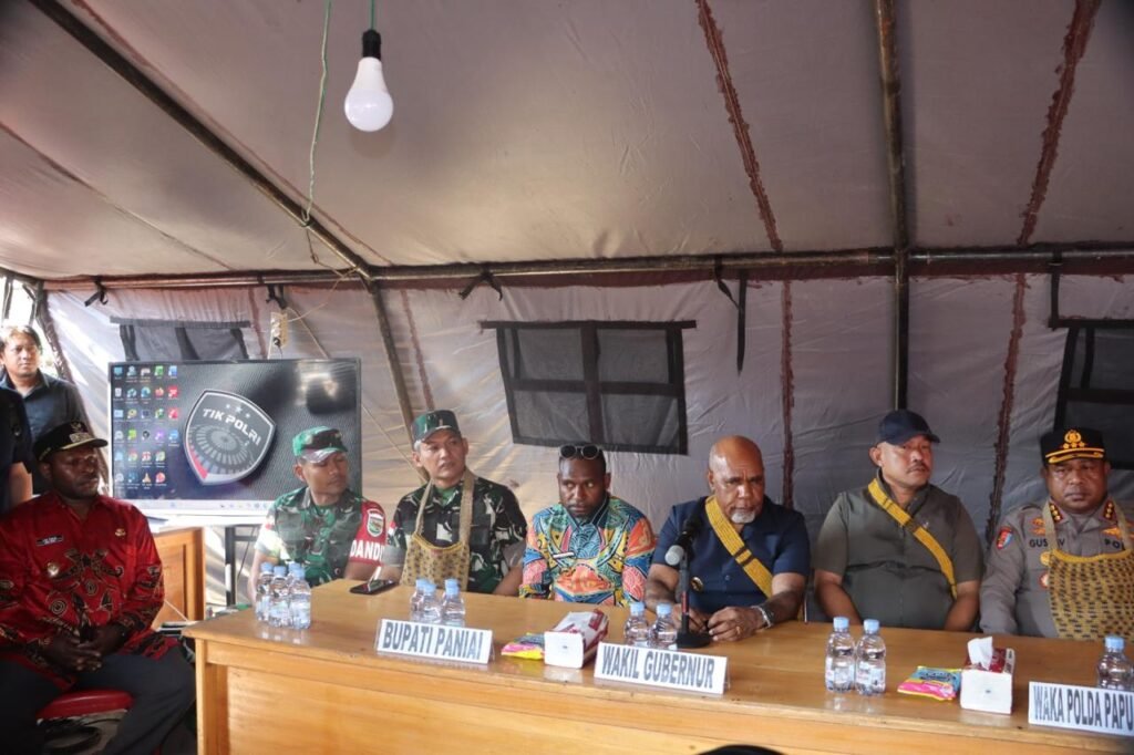 Wagub Papua Tengah Tinjau Penanganan Kebakaran dan Pembangunan Paniai