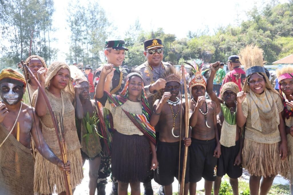 Wagub Papua Tengah Tinjau Penanganan Kebakaran dan Pembangunan Paniai