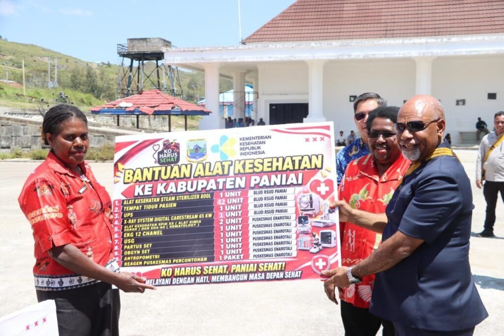 Wagub Papua Tengah Tinjau Penanganan Kebakaran dan Pembangunan Paniai