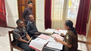 Berkas P-21, Polres Nabire Serahkan Tersangka Curas dan Barang Bukti ke Kejaksaan