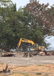 Kejar View Laut untuk Pengunjung, Tembok dan Panggung Taman Gizi Dibongkar