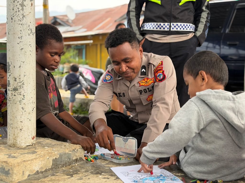 Belajar Sambil Bermain, Polres Paniai Tanamkan Tertib Lalu Lintas Sejak Dini