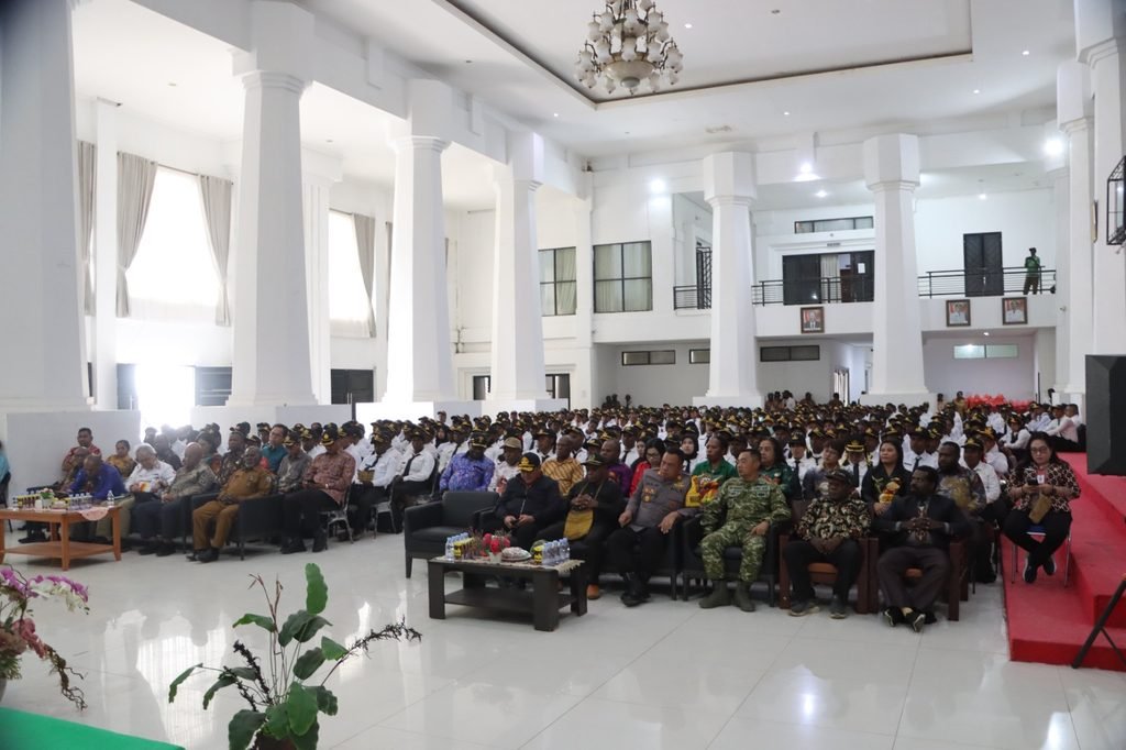 Polres Paniai Hadir Mengayomi, Kapolres Paniai di wakili Wakapolres Hadiri Pembukaan Latsar CPNS dan Orientasi PPPK Paniai 2026