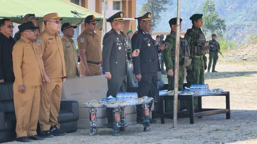 HUT Ke-81 TNI, Kodim Intan Jaya Ajak Warga Bahu-Membahu