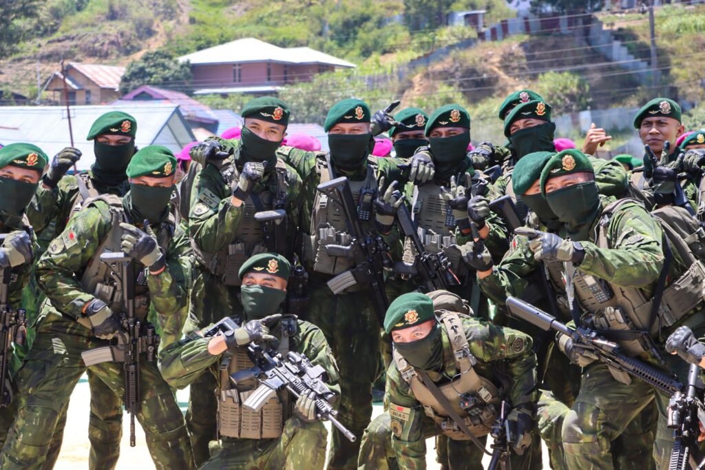 Kapolres Paniai Hadiri Upacara HUT TNI di Lapangan Karel Gobay Enarotali