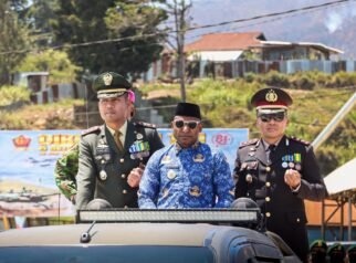 Kapolres Paniai Hadiri Upacara HUT TNI di Lapangan Karel Gobay Enarotali