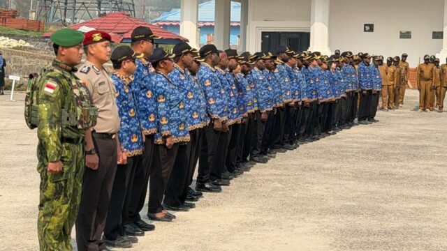 Wujud Nyata Sinergitas Tiga Pilar: Polres Paniai Bersama TNI dan Pemda Hadiri Apel Gabungan ASN, Tegaskan Kehadiran Polisi untuk Masyarakat