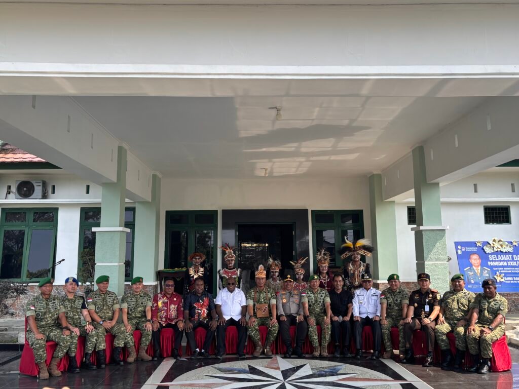 Pangdam XXIX/Mambruk Mayjen Aminton Manurung Tiba di Nabire