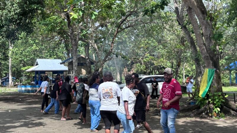 Pembubaran Panitia Papua Reggae Festival XI di Pantai Wisata Budi Nabire.