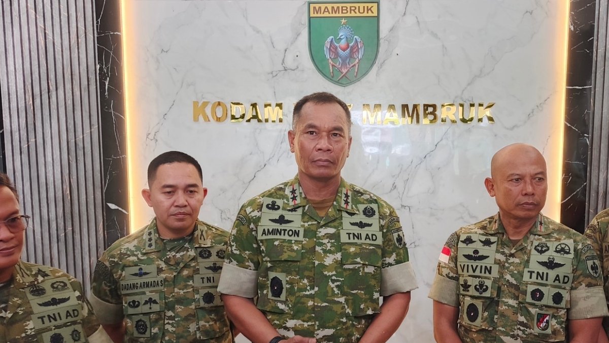 Pangdam XXIX/Mambruk Mayjen TNI Aminton Manurung di Nabire